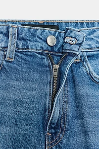 Z1975 HIGH-WAIST MOM FIT JEANS WITH PRESSED CREASE