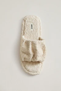 PLEATED TERRYCLOTH BATHROOM SLIDERS