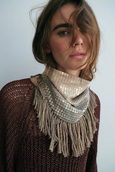 FOULARD À SEQUINS ET FRANGES