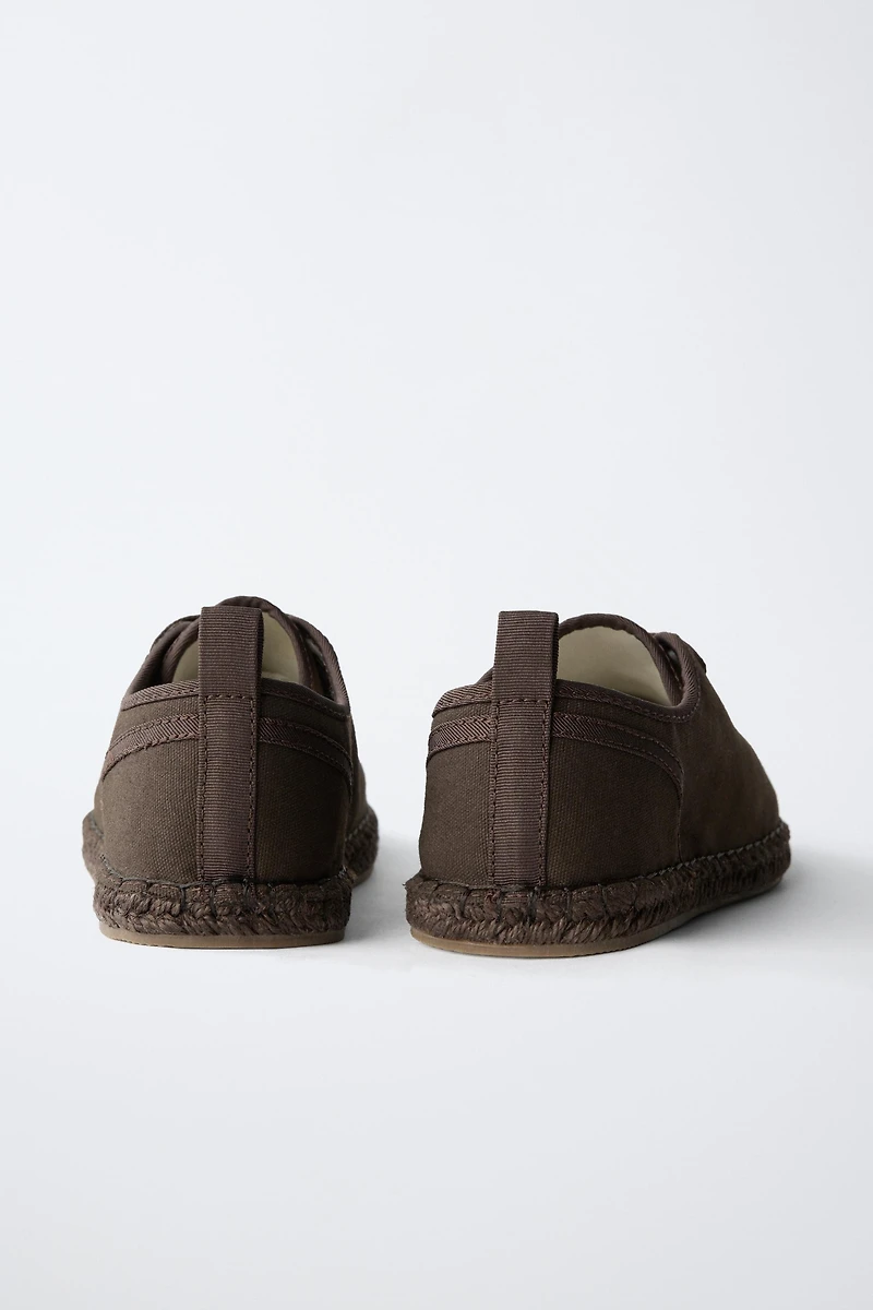 ESPADRILLES À LACETS