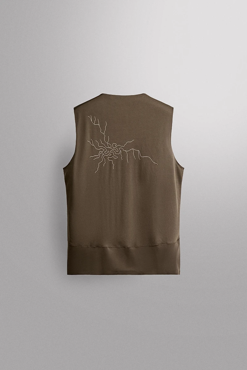 GRAPHIC RUNNING TANK TOP