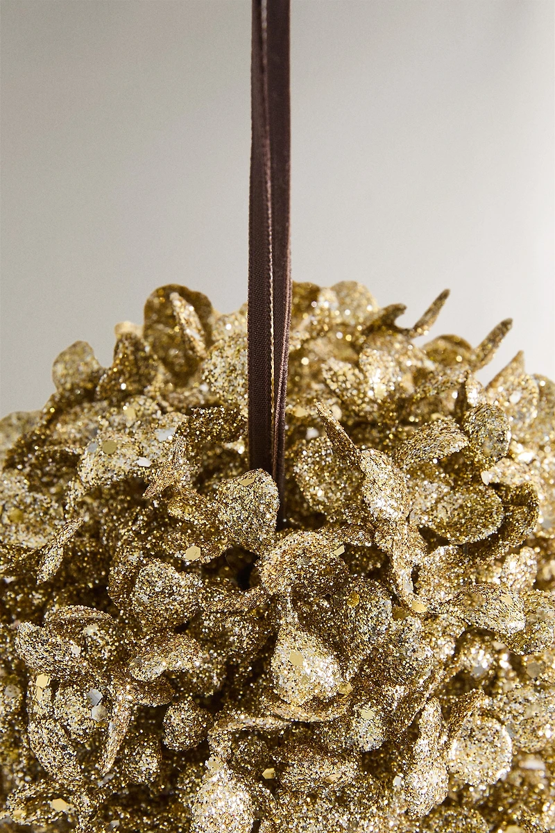 CHRISTMAS SHINY PETALS TREE ORNAMENT