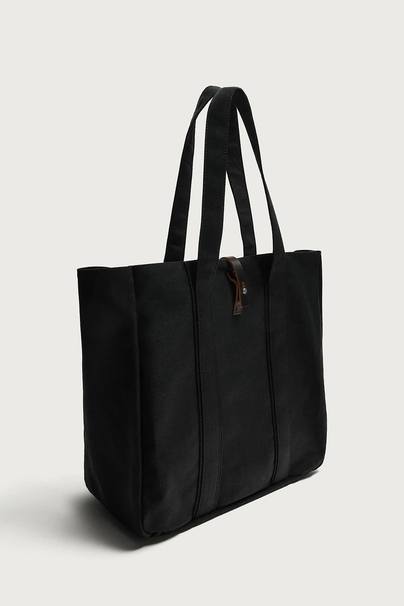 FABRIC SHOPPER WITH LEATHER CLOSURE