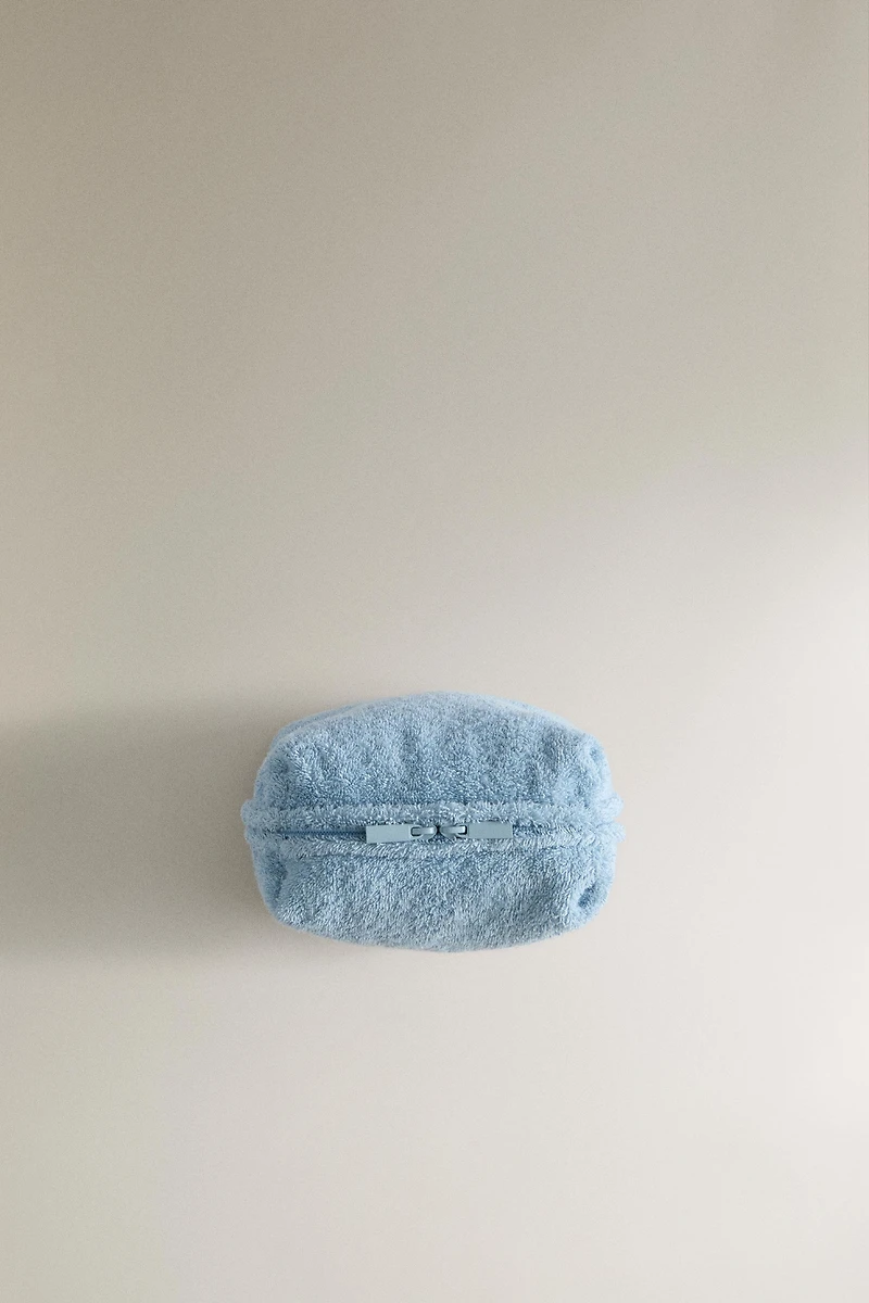 MEDIUM TOWEL MAKEUP BAG