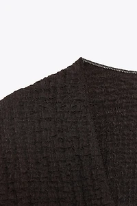 TEXTURED TOP