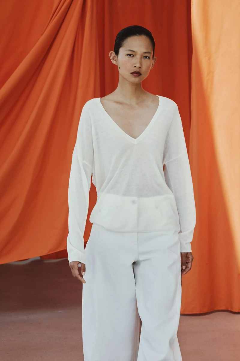 PULL EN MAILLE FINE À COL V
