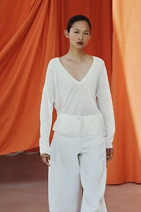 PULL EN MAILLE FINE À COL V