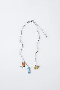 SHAPED PENDANT NECKLACE