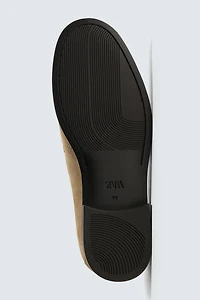 MOCASSINS EN CUIR AVEC MASQUE