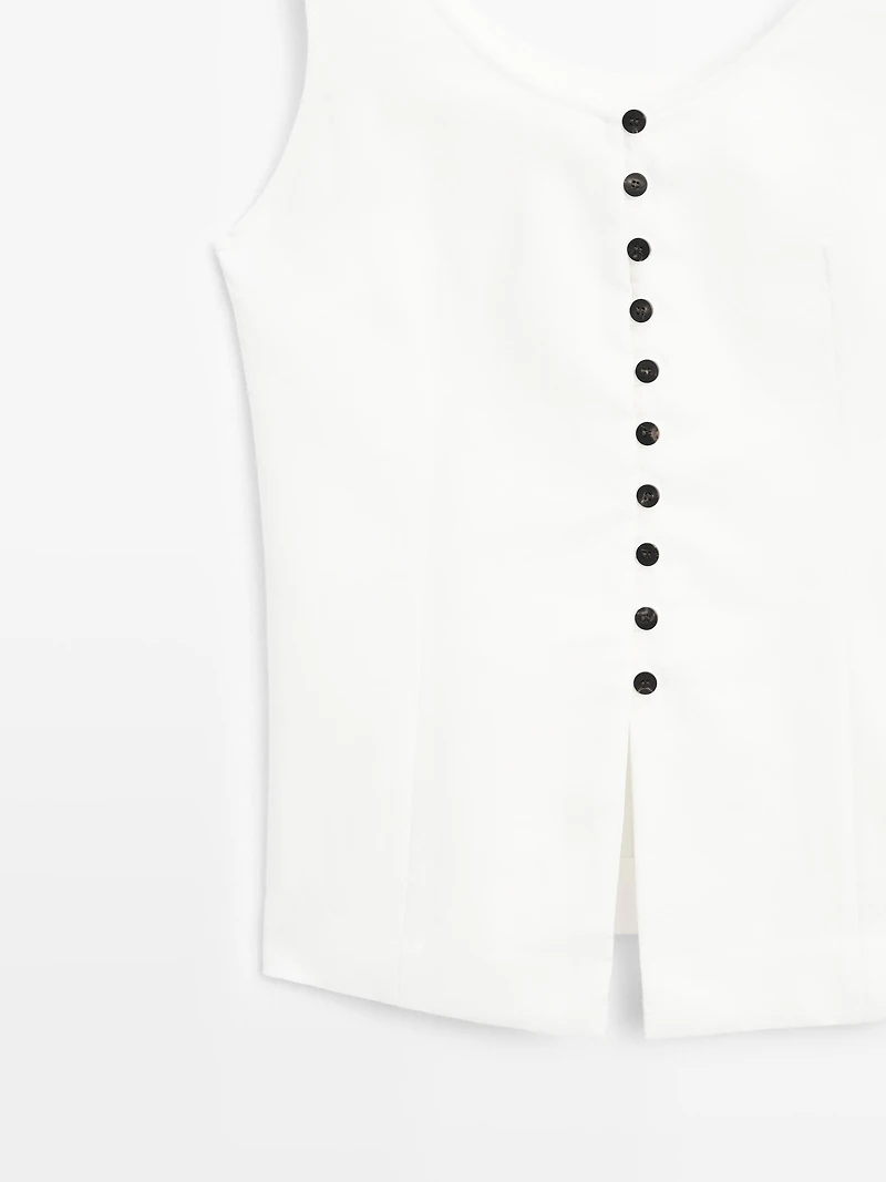 Linen blend top with buttons