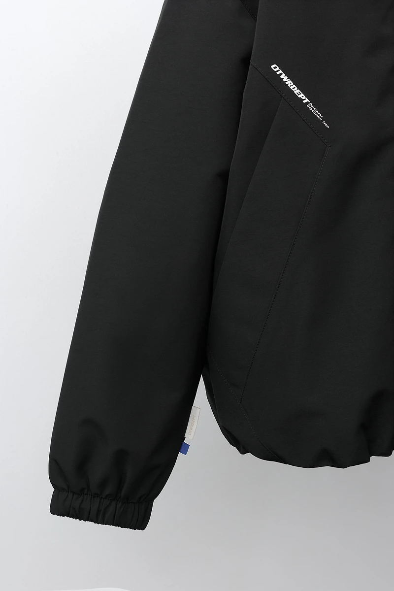 LIGHTWEIGHT WATER-REPELLENT JACKET
