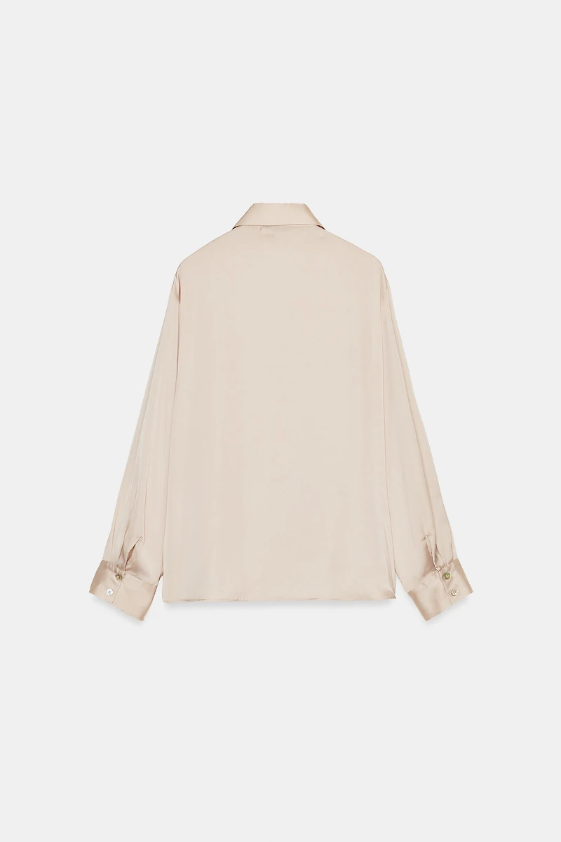 ASYMMETRIC HEM SATIN EFFECT SHIRT