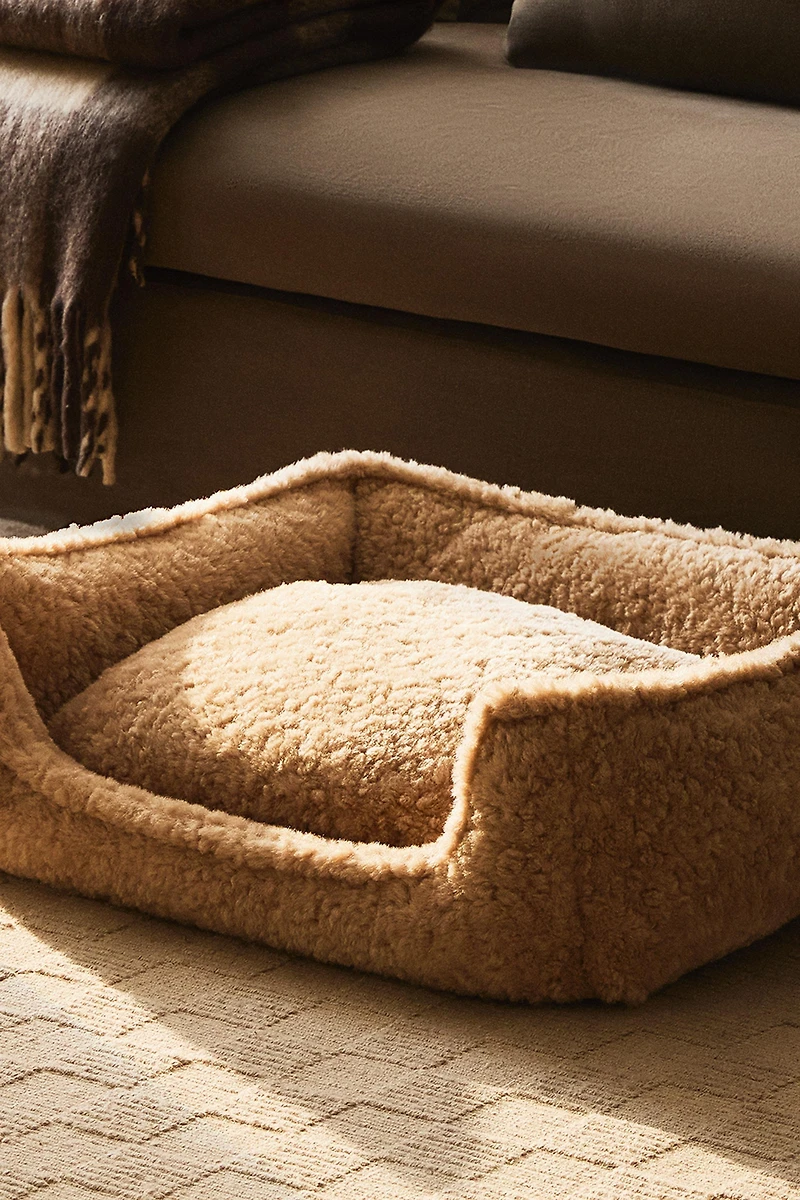 FAUX SHEARLING PET BED