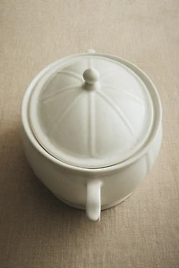 PORCELAIN TUREEN WITH A RAISED DESIGN