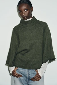 PULL CAPE EN MAILLE