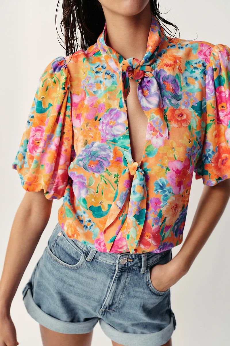 FLORAL PRINT TIE-FRONT SHIRT