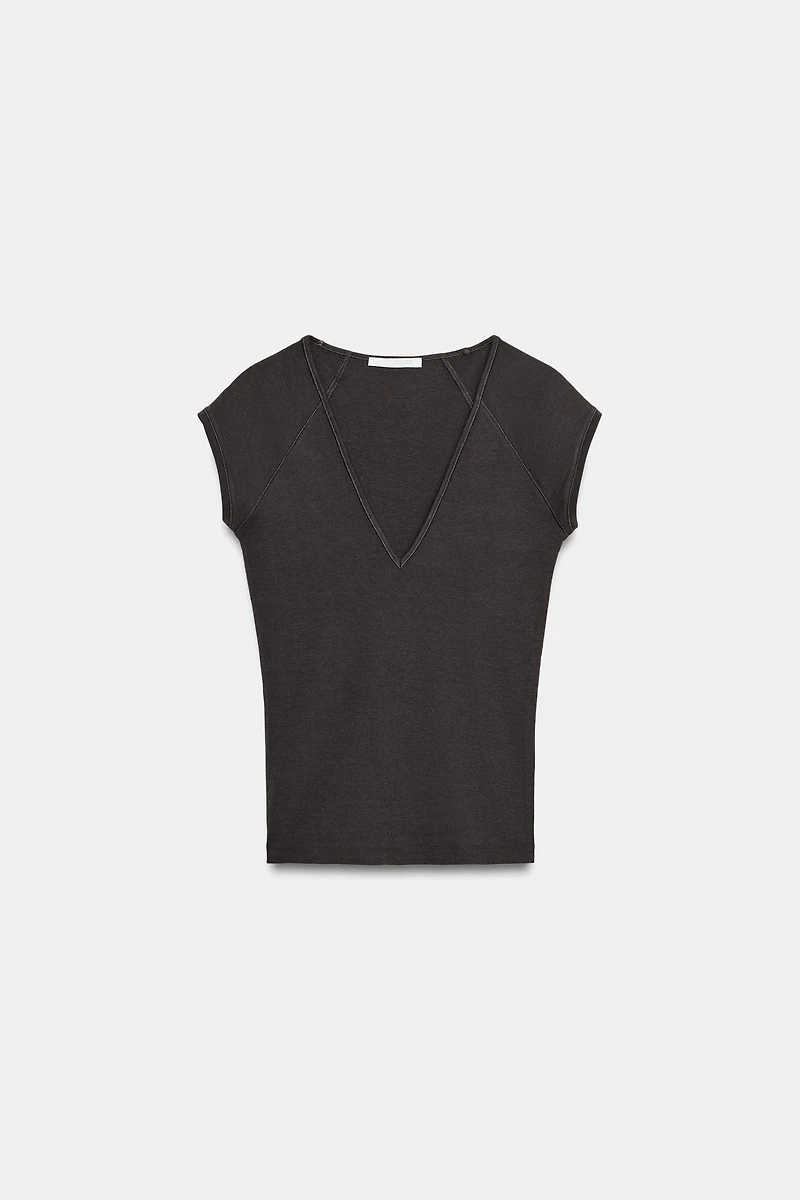 V-NECK TOP