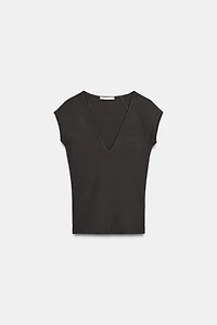 V-NECK TOP