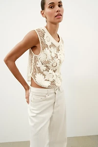 CROCHET FLORAL TOP