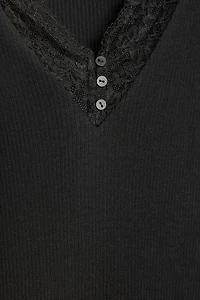 RIBBED LACE T-SHIRT