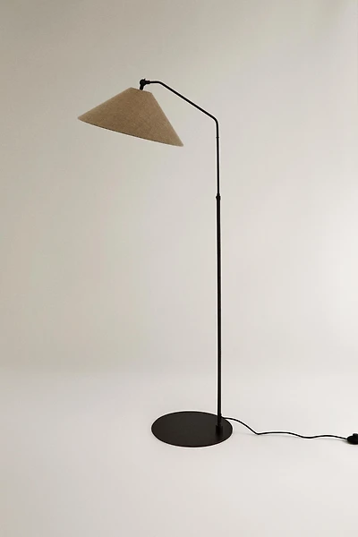 METAL FLOOR LAMP