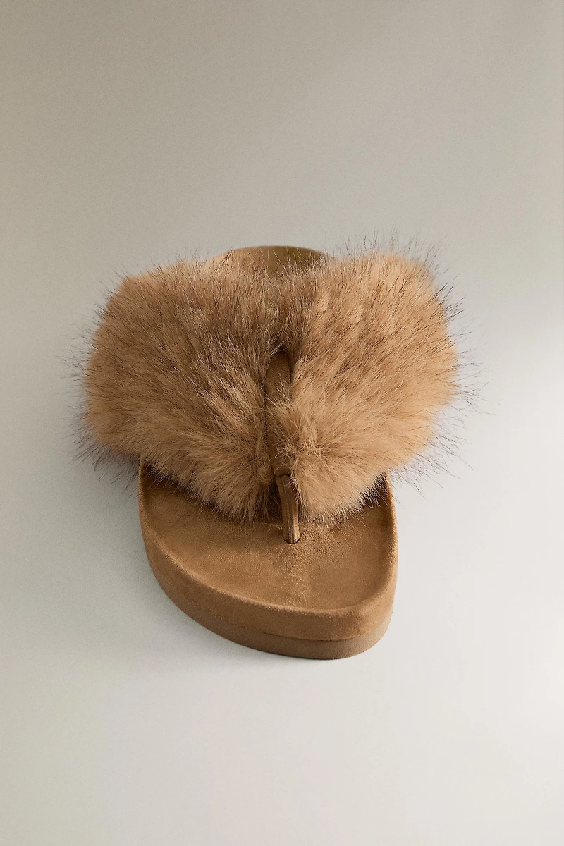 SANDALE ENTRE-DOIGTS IMITATION FOURRURE