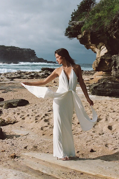 ROBE LONGUE À ENCOLURE AMÉRICAINE AVEC PERLES
