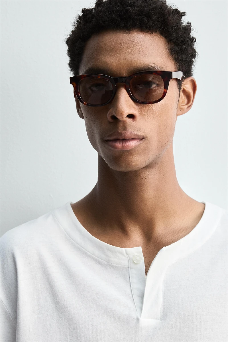 BUTTON NECK T-SHIRT