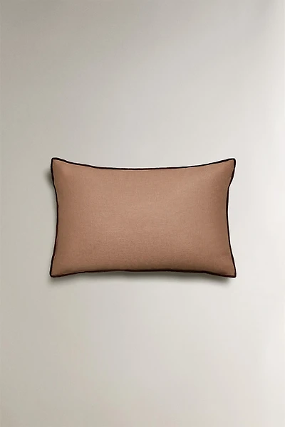 LINEN CUSHION COVER WITH OVERLOCK