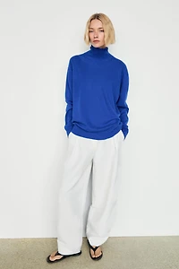100% cashmere high neck knit sweater