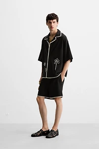 CONTRAST EMBROIDERY SHIRT