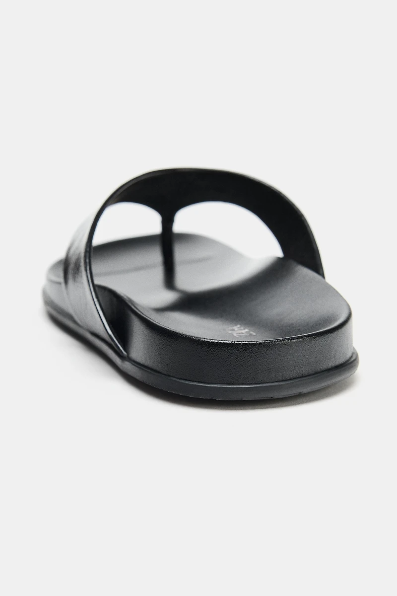 LEATHER STRAPPY SANDALS