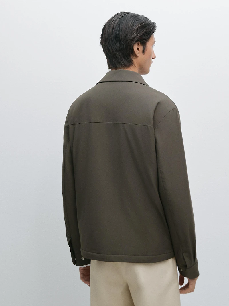 Lightweight water-repellent jacket