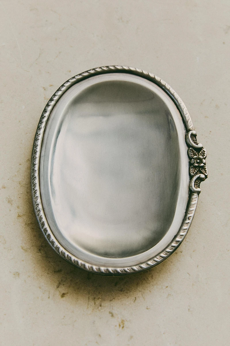 OVAL METAL BATHROOM SOAP DISH