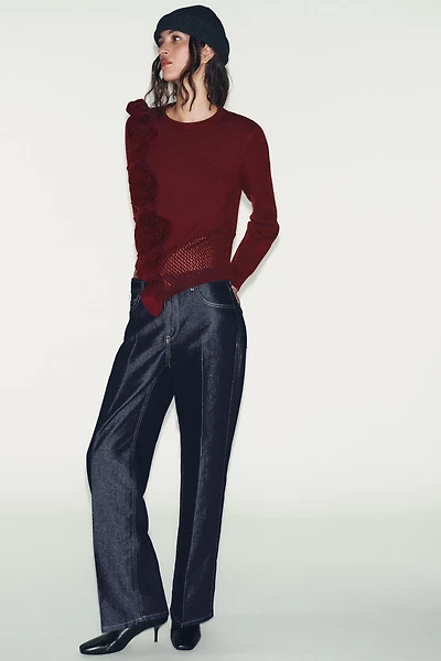 PULL EN MAILLE STRUCTURÉE À FLEURS