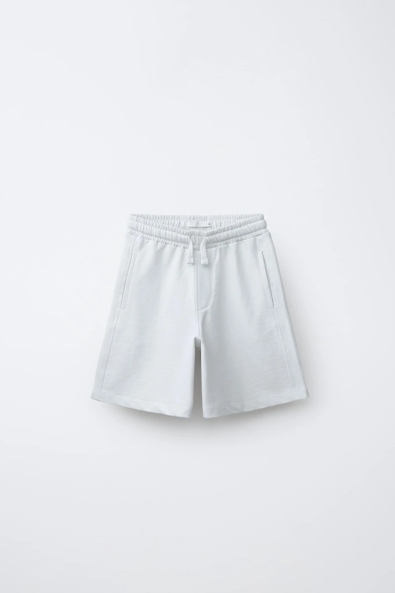 T-SHIRT AND SHORTS SET WITH TEXT