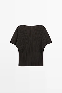Total look pleated top with striped detail
