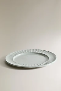 ROUND METAL SERVING DISH