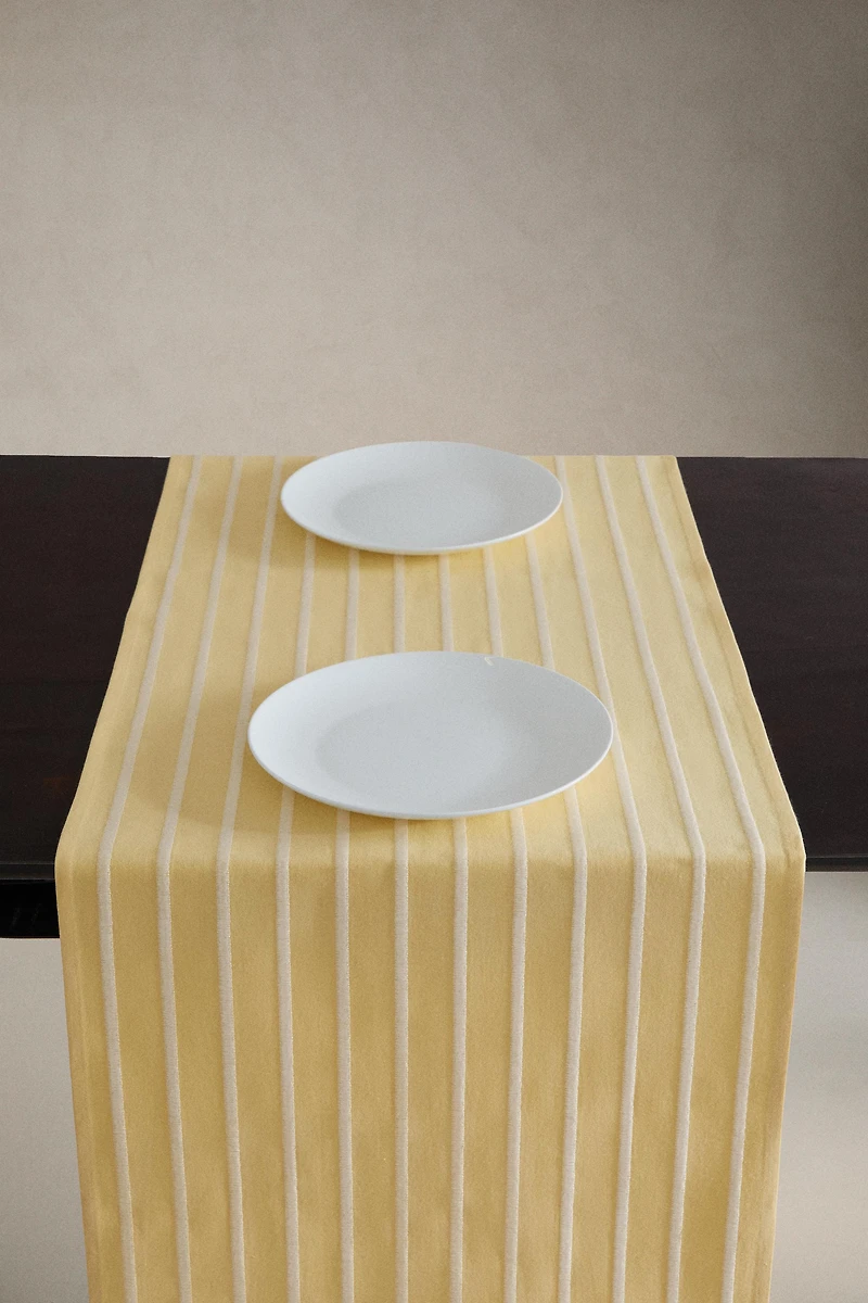 CHEMIN DE TABLE RAYURES BRODÉES