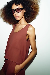 STRUCTURED STRAP TOP
