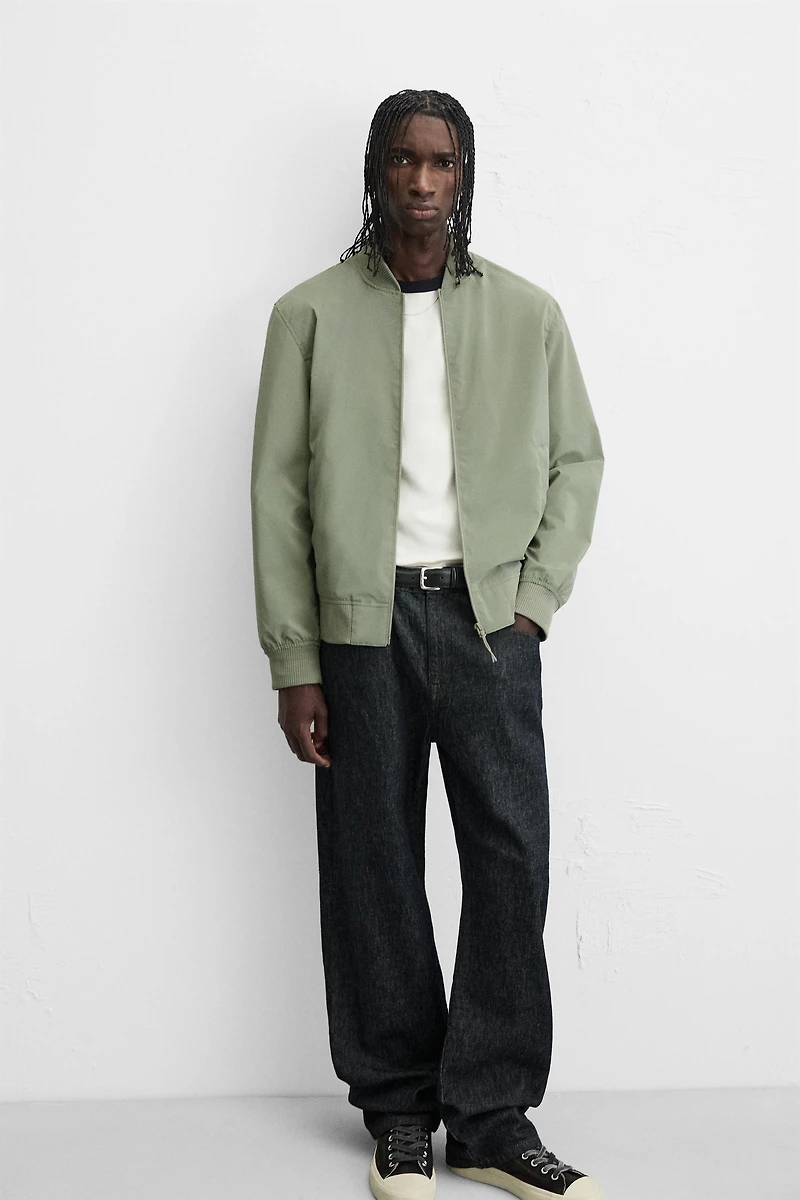 LIGHTWEIGHT BOMBER JACKET