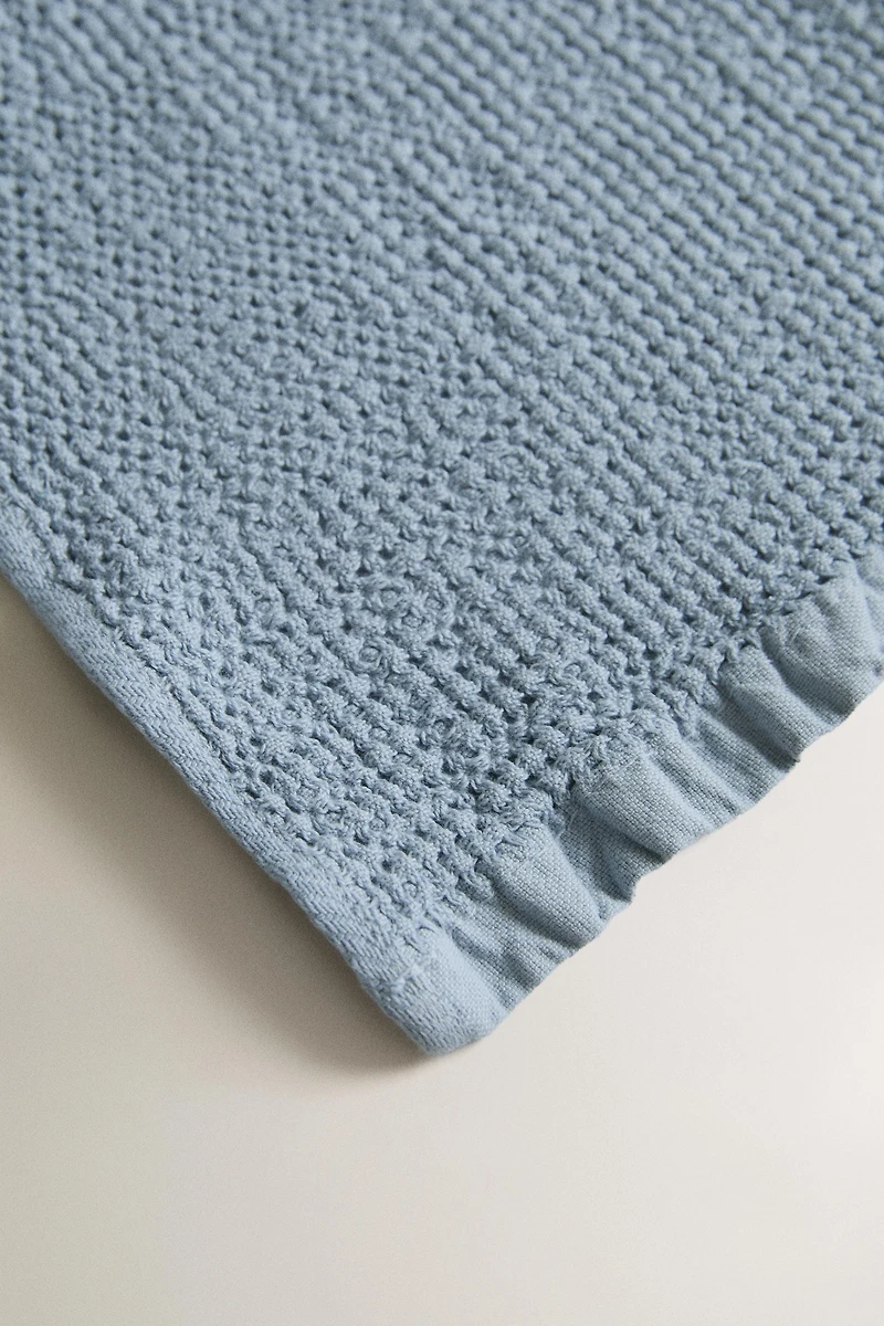MINI WAFFLE BATH TOWEL