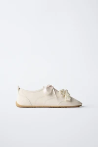 ATHLETIC SHOES WITH BOWS