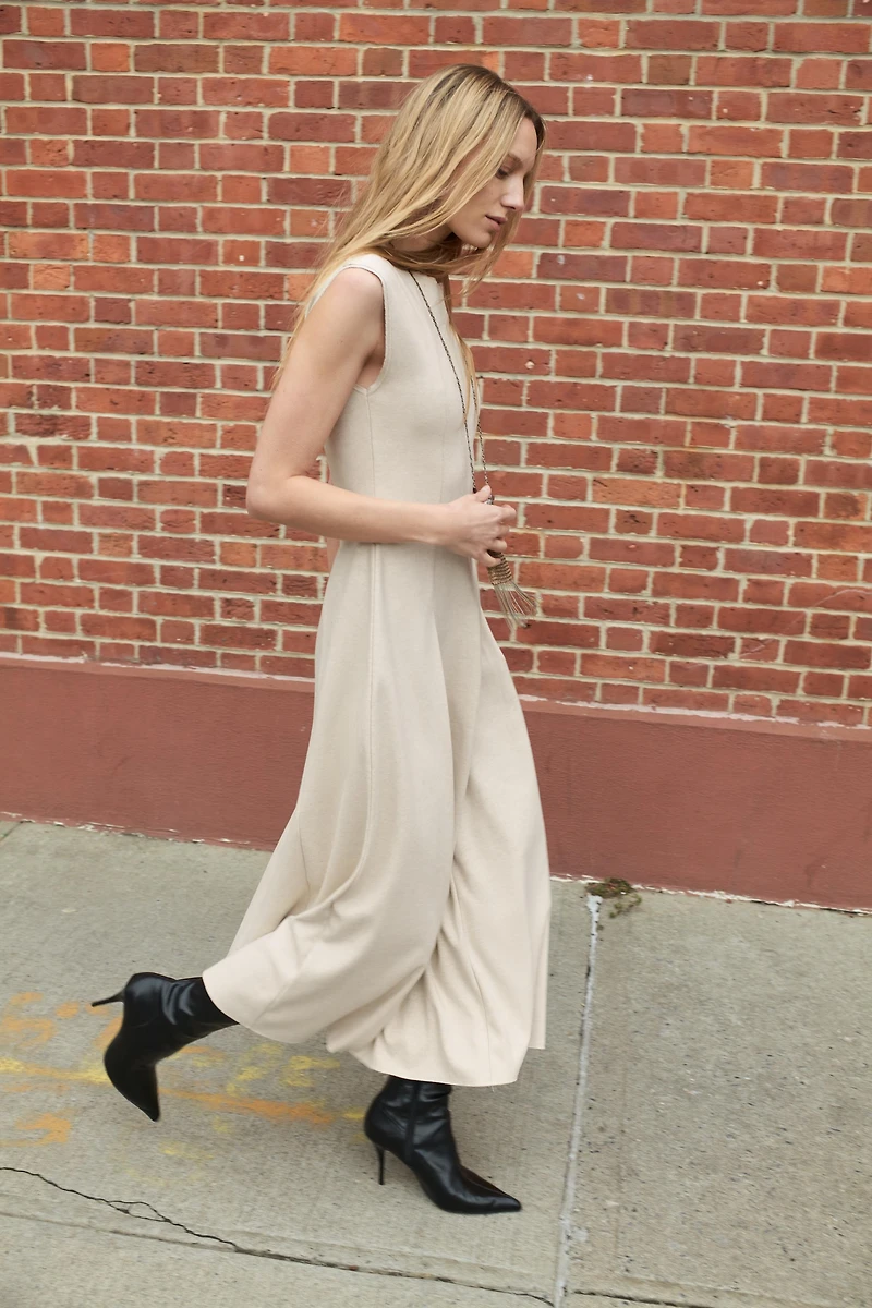 SLEEVELESS MAXI DRESS