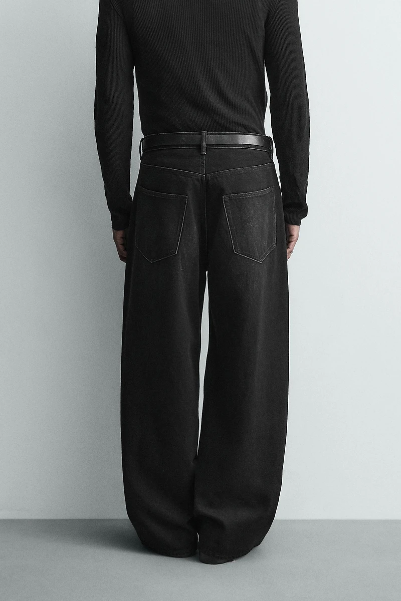 RIPPED BAGGY FIT JEANS