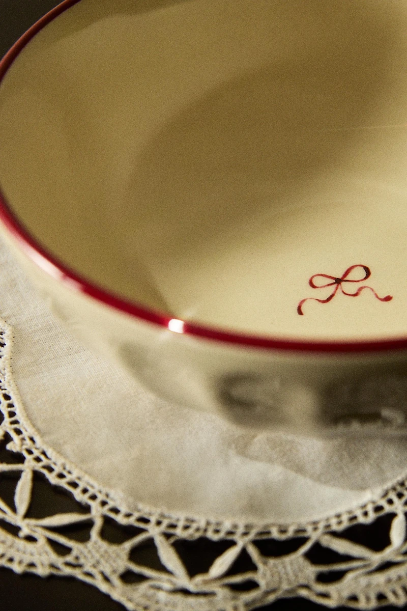 SCALLOPED STONEWARE CHRISTMAS BOWL