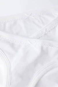 AGES 6-14 / THREE-PACK OF PLAIN UNDERWEAR