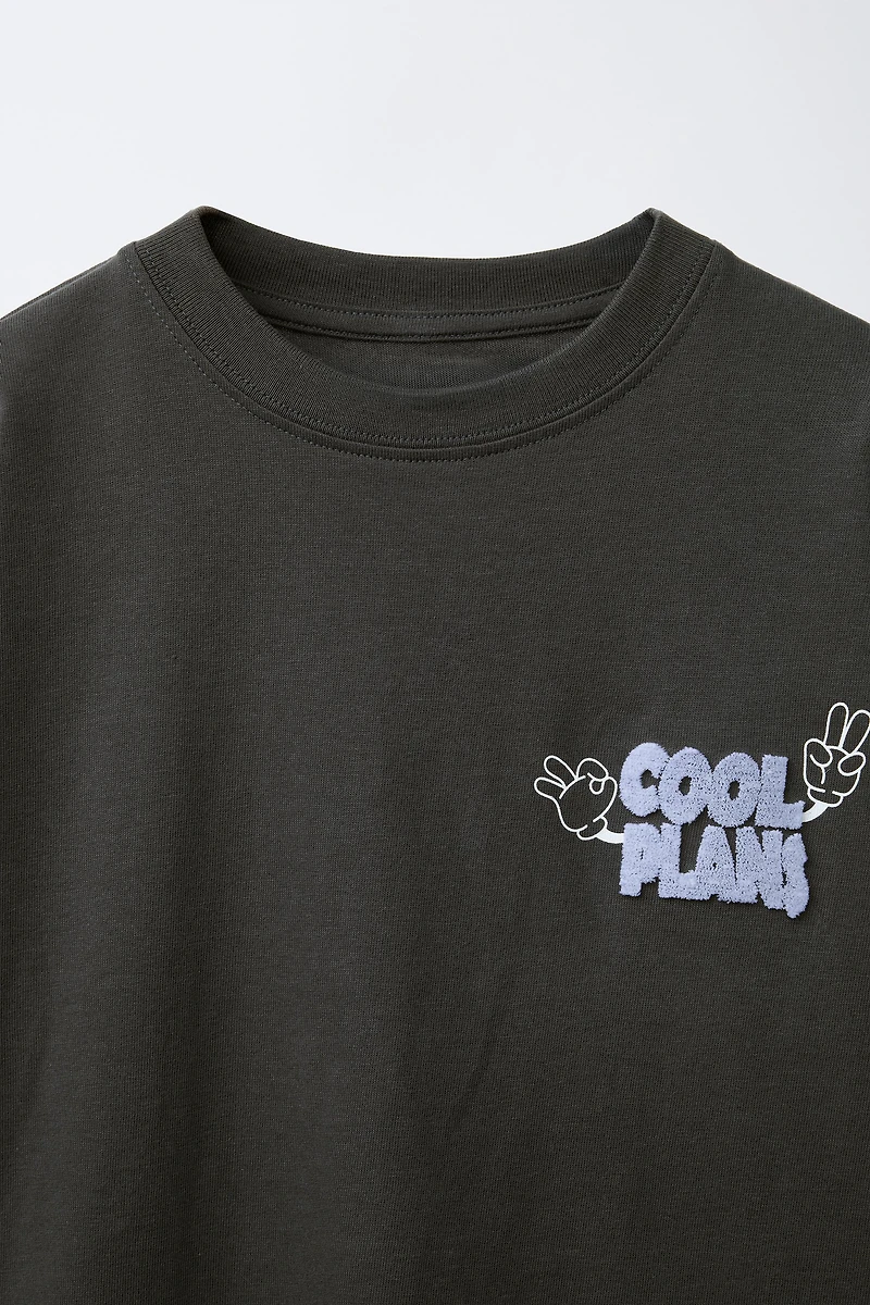 EMBROIDERED DETAIL T-SHIRT