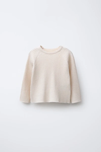 CABLE KNIT SWEATER