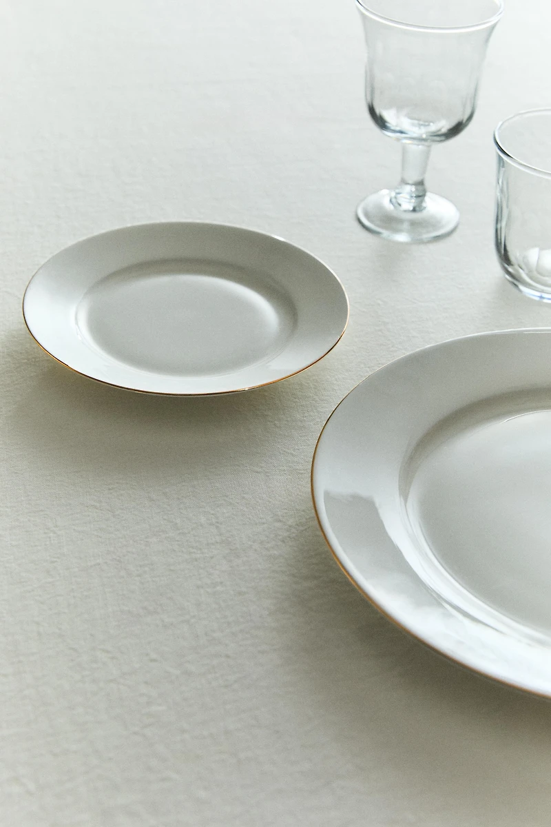 RIMMED BONE CHINA DESSERT PLATE